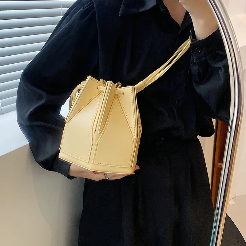 Virella Bucket Bag